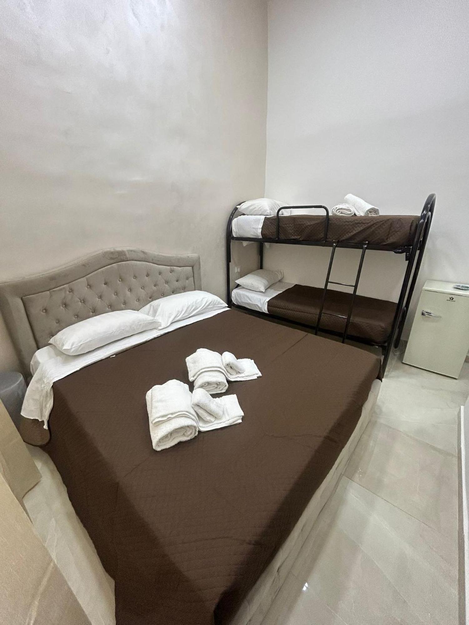 Luxury Rooms Carbonara 95 Neapel Exteriör bild