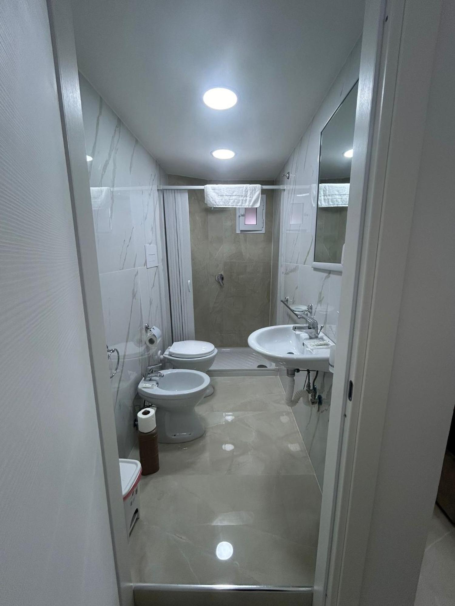 Luxury Rooms Carbonara 95 Neapel Exteriör bild