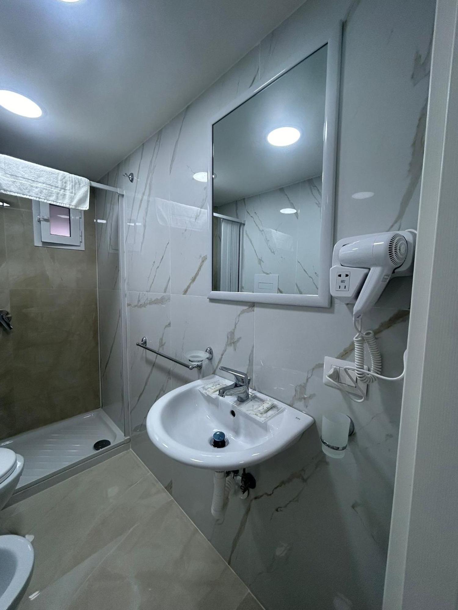 Luxury Rooms Carbonara 95 Neapel Exteriör bild