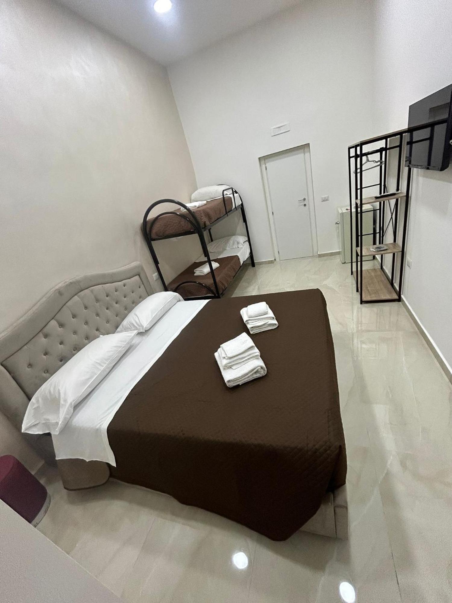 Luxury Rooms Carbonara 95 Neapel Exteriör bild