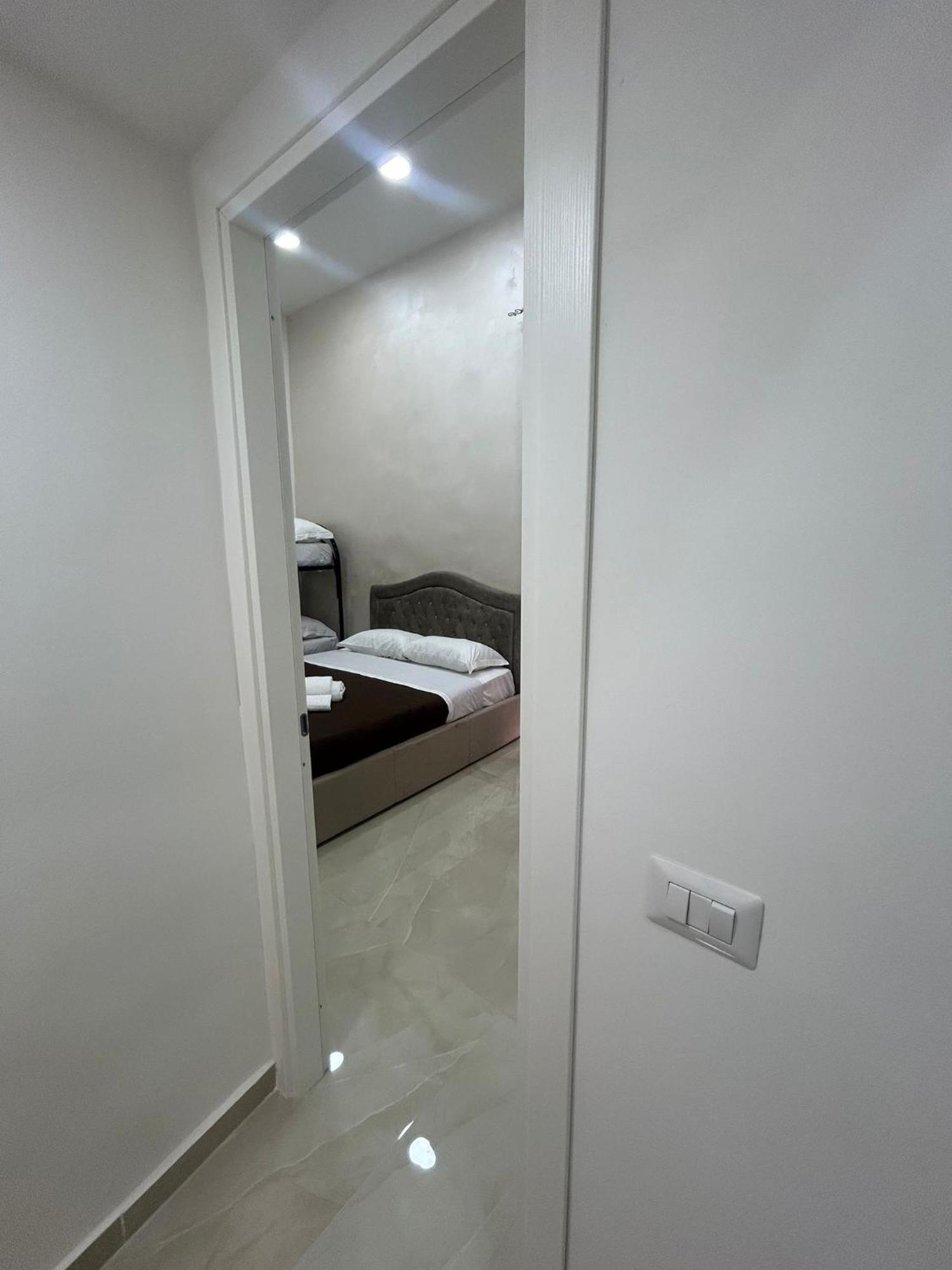 Luxury Rooms Carbonara 95 Neapel Exteriör bild